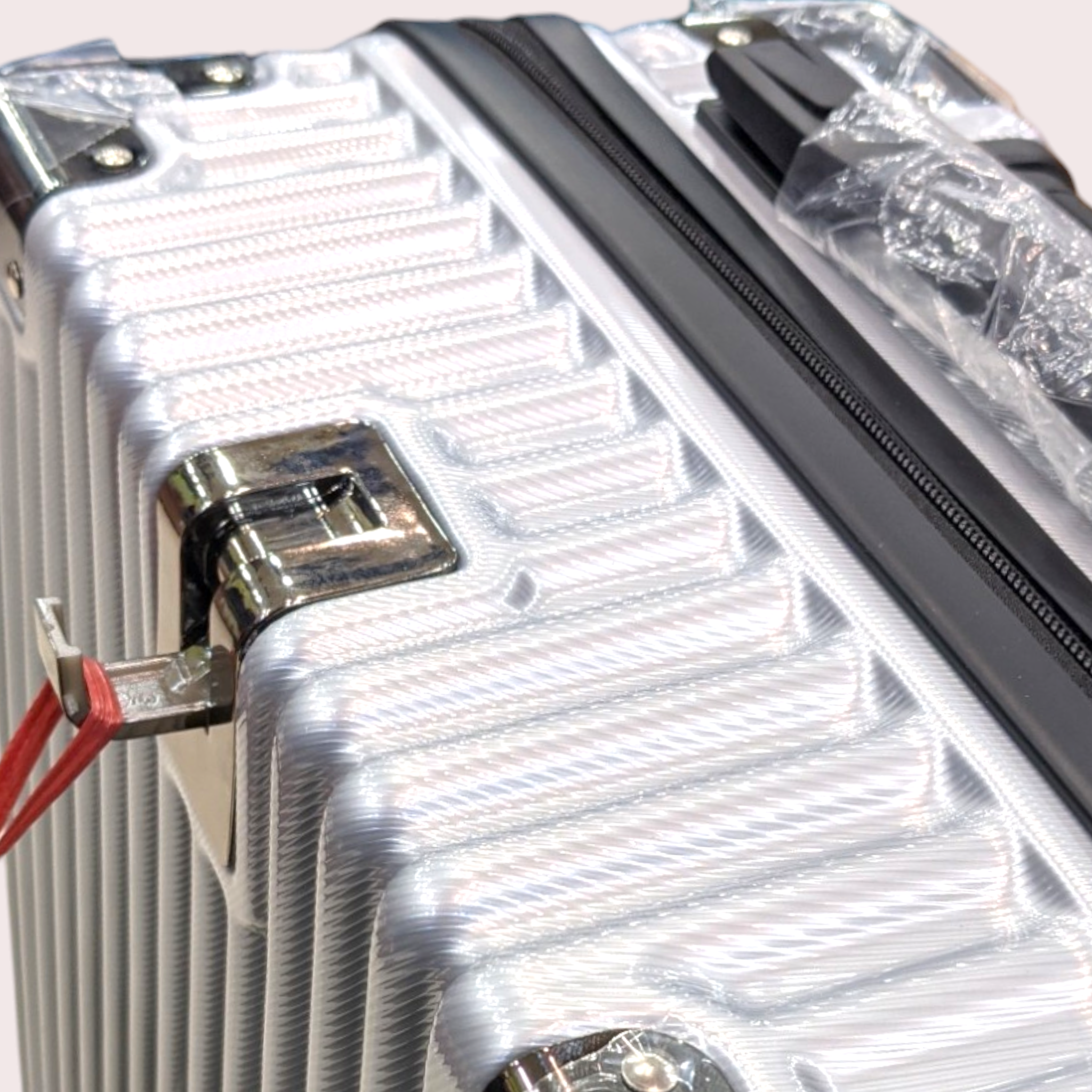 Aluminum Style Fiber Luggage | Carry-On Size - Detachable Wheels