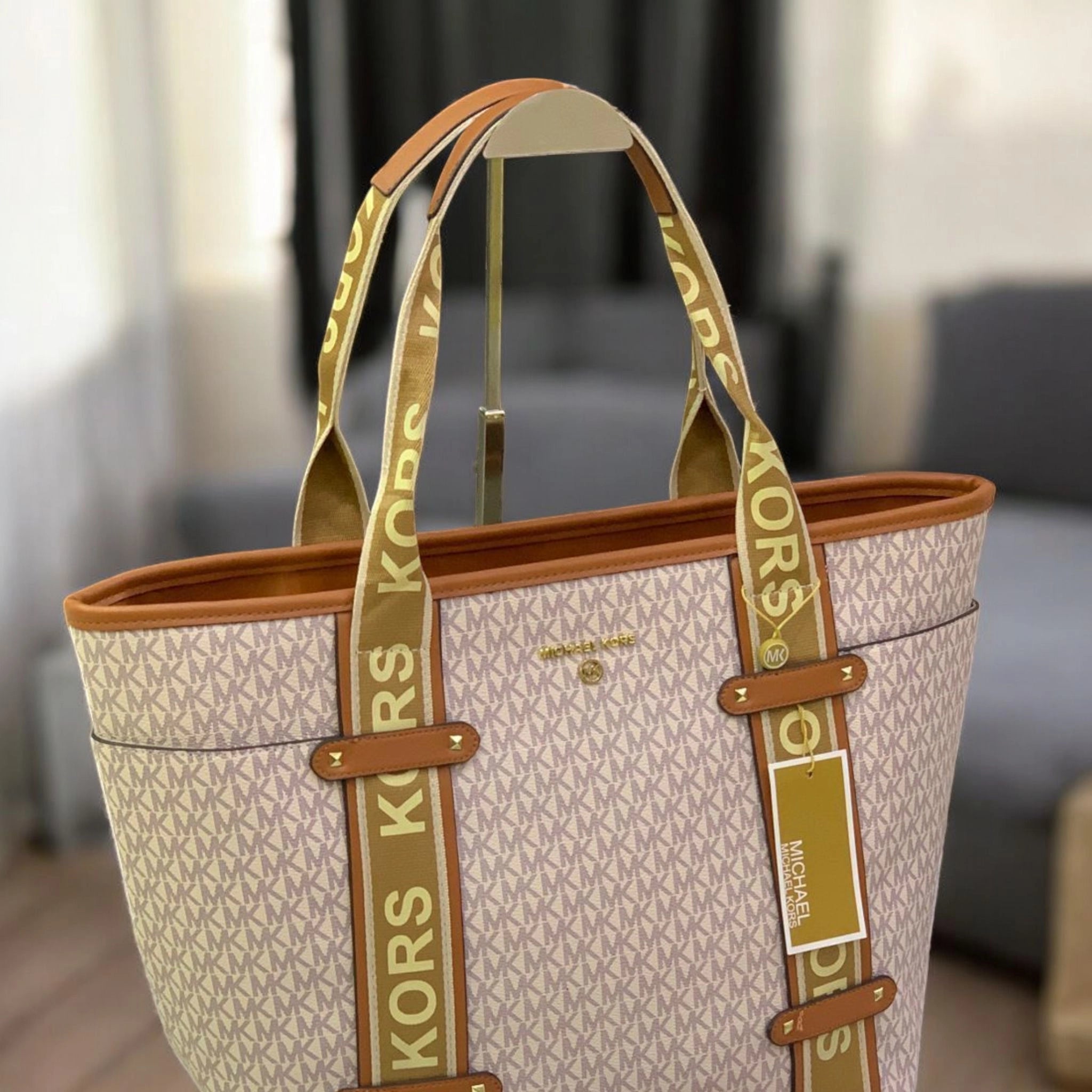 Michael Kors Large Premium Handbag | Imported Master Copy