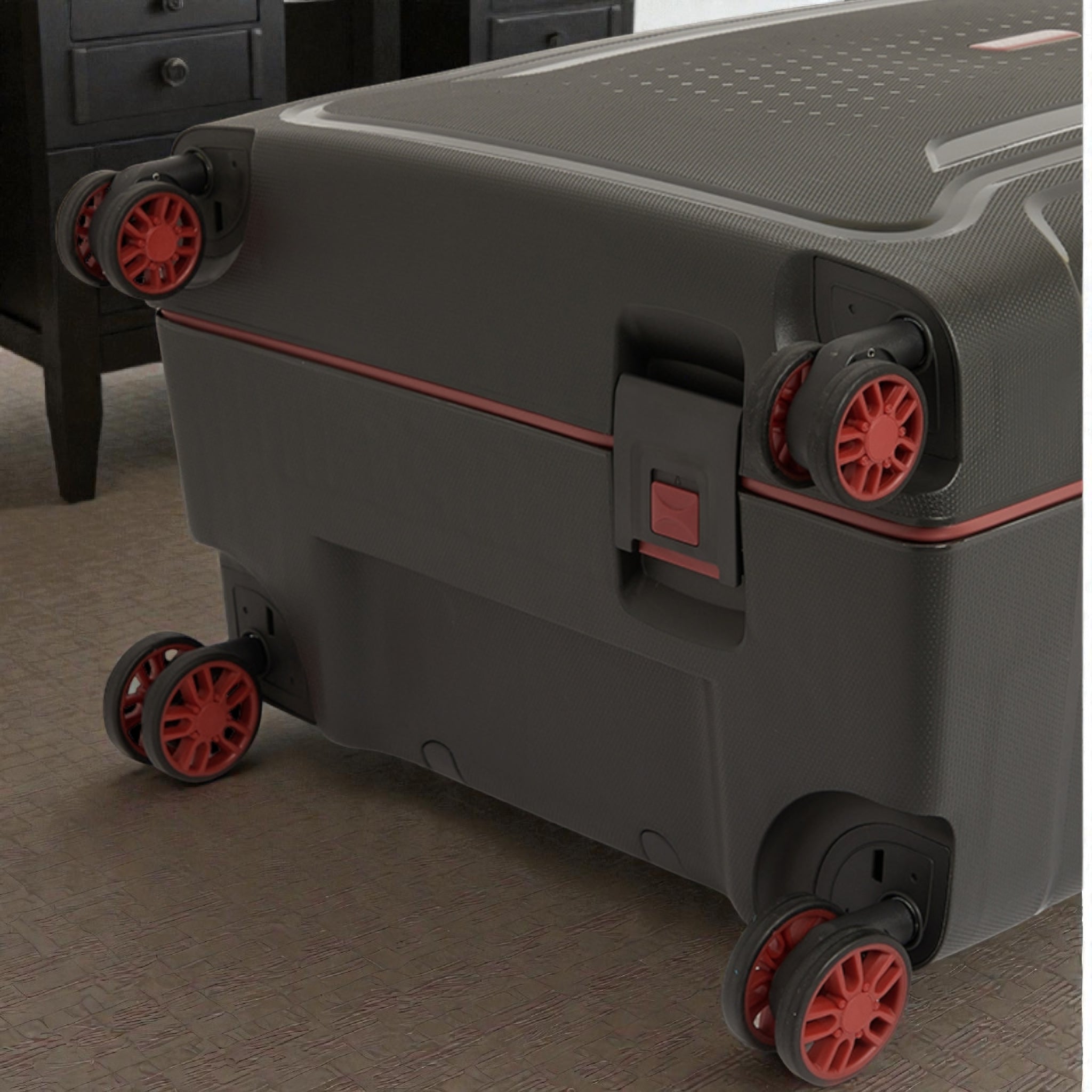 American Tourister Tribus | TSA Sided Lock