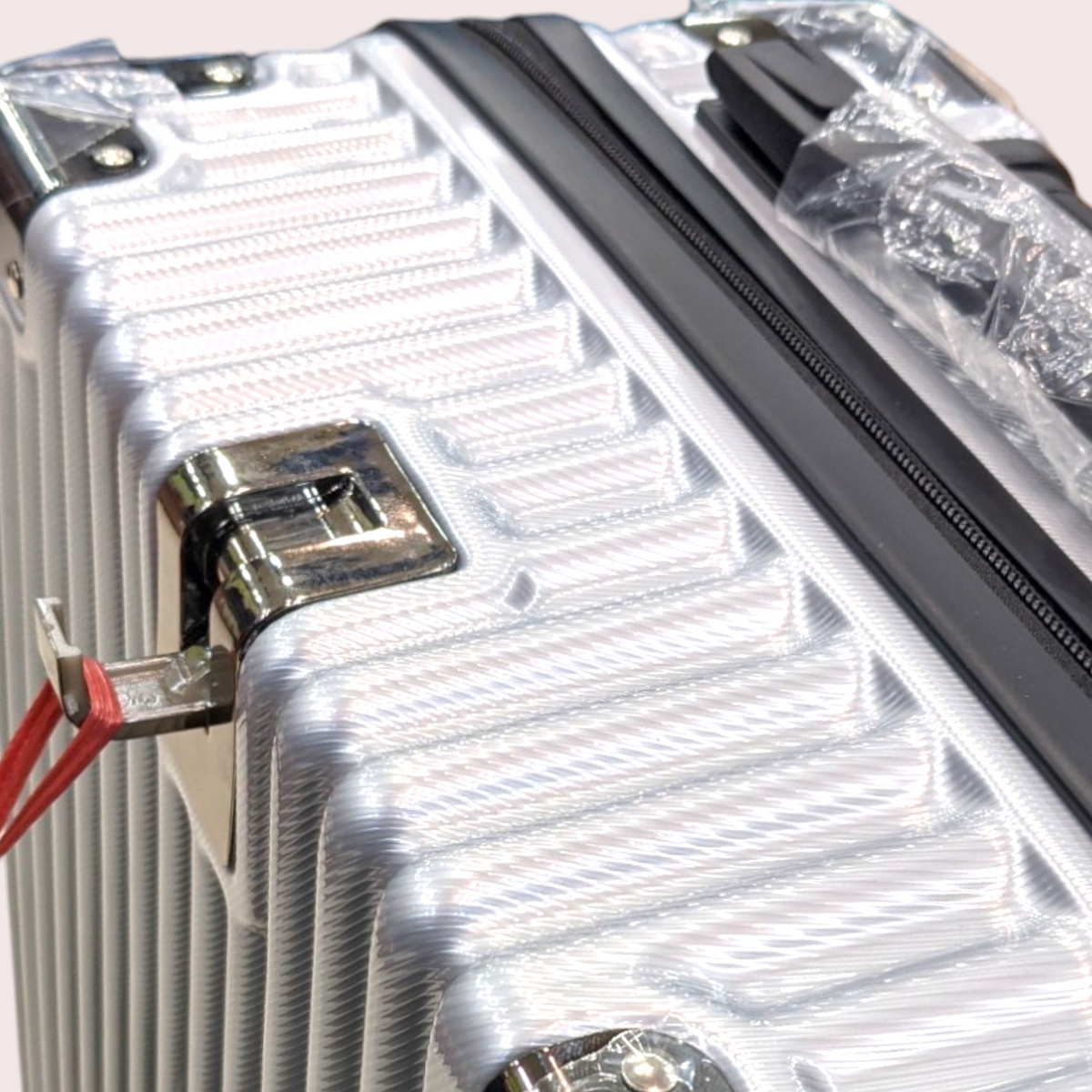 Aluminum Style Fiber Luggage | Carry-On Size - Detachable Wheels