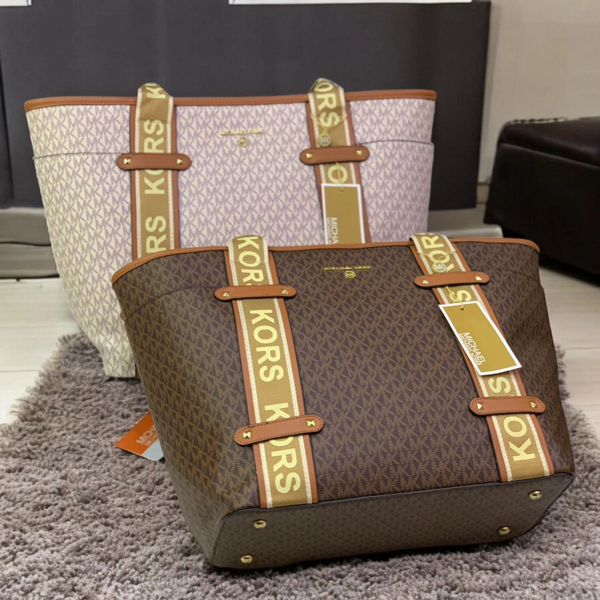 Michael Kors Large Premium Handbag | Imported Master Copy