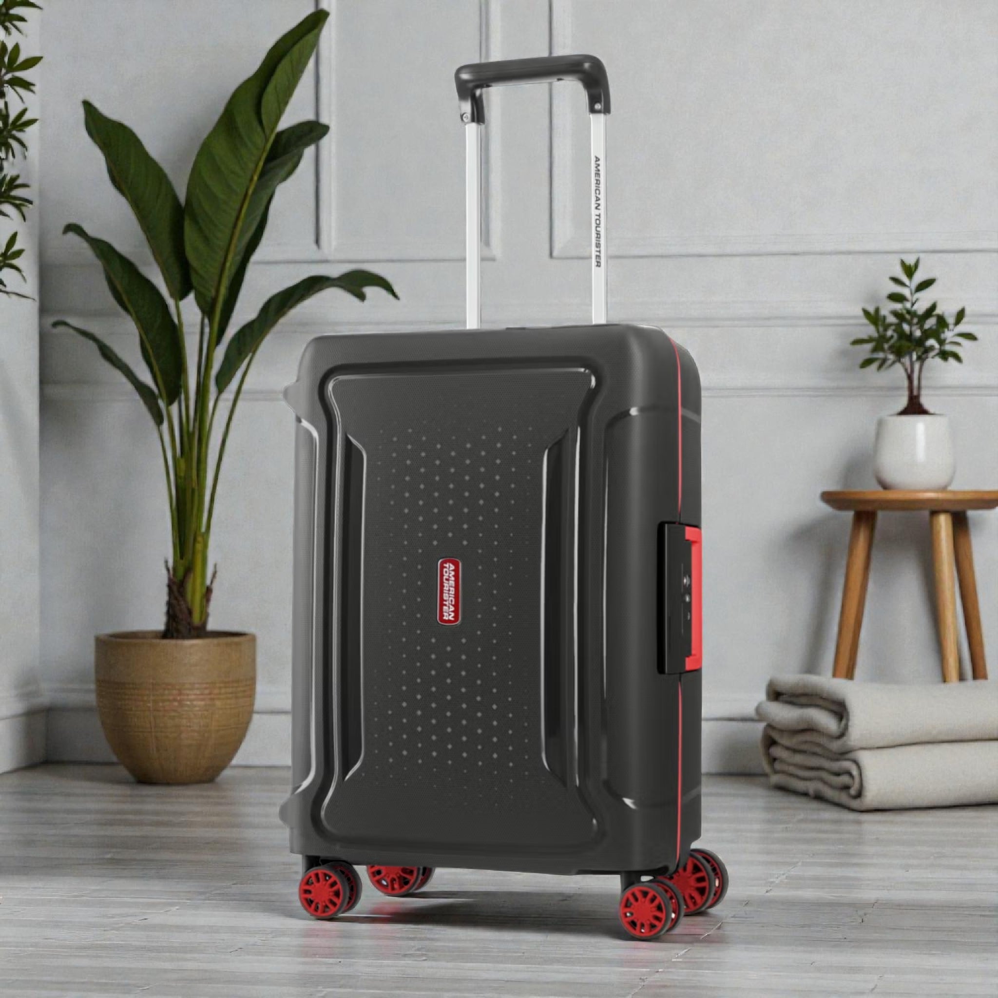 American Tourister Tribus | TSA Sided Lock