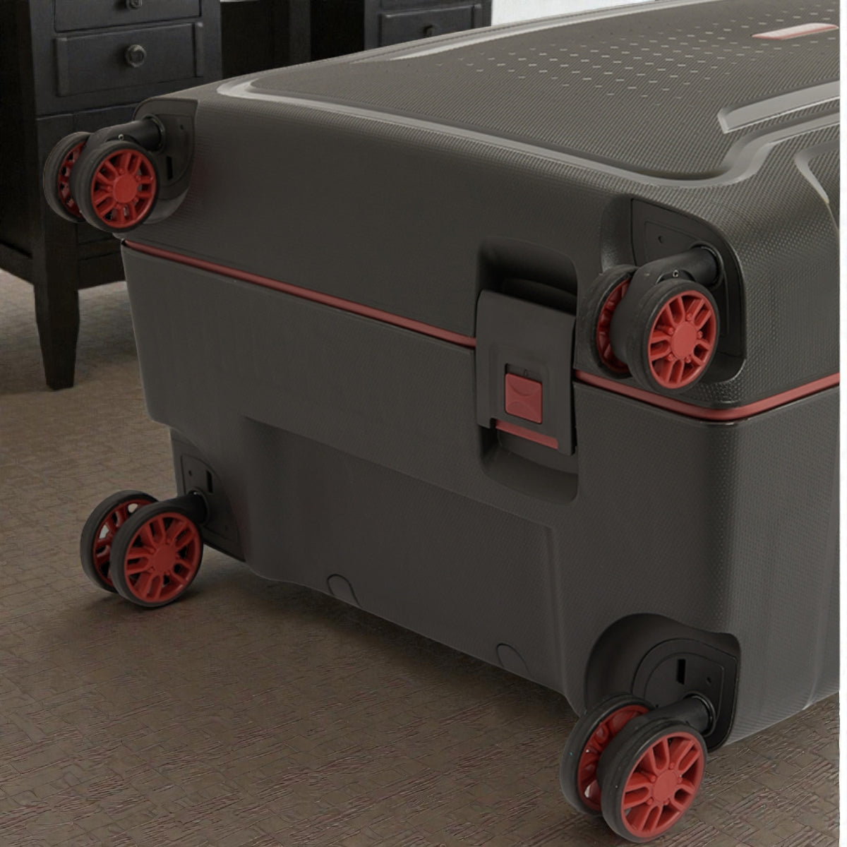 American Tourister Tribus | TSA Sided Lock