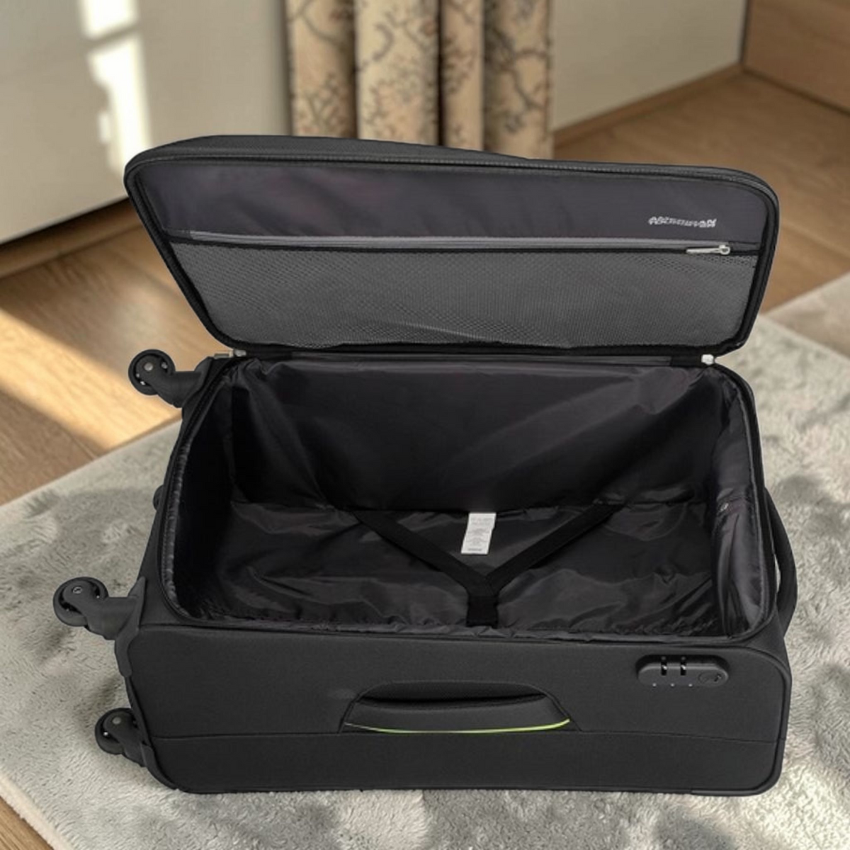 American Tourister Stirling | Lightweight & Spacious