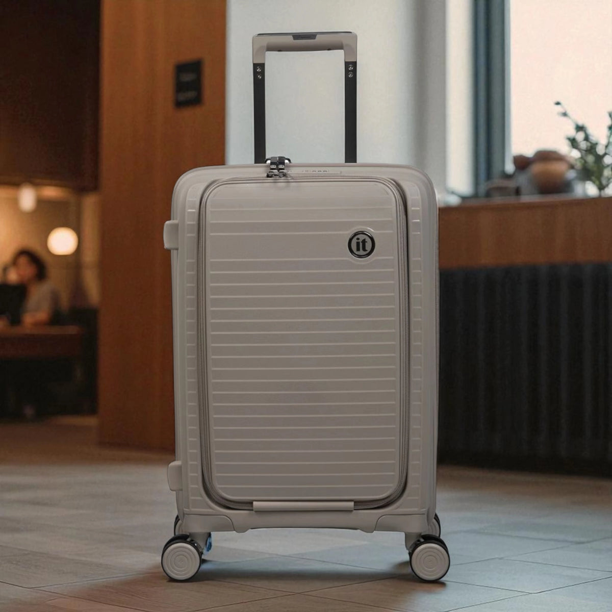 Haris Luggage TSA approved 360 spinner suitcase in white with smooth rolling wheels for easy travel