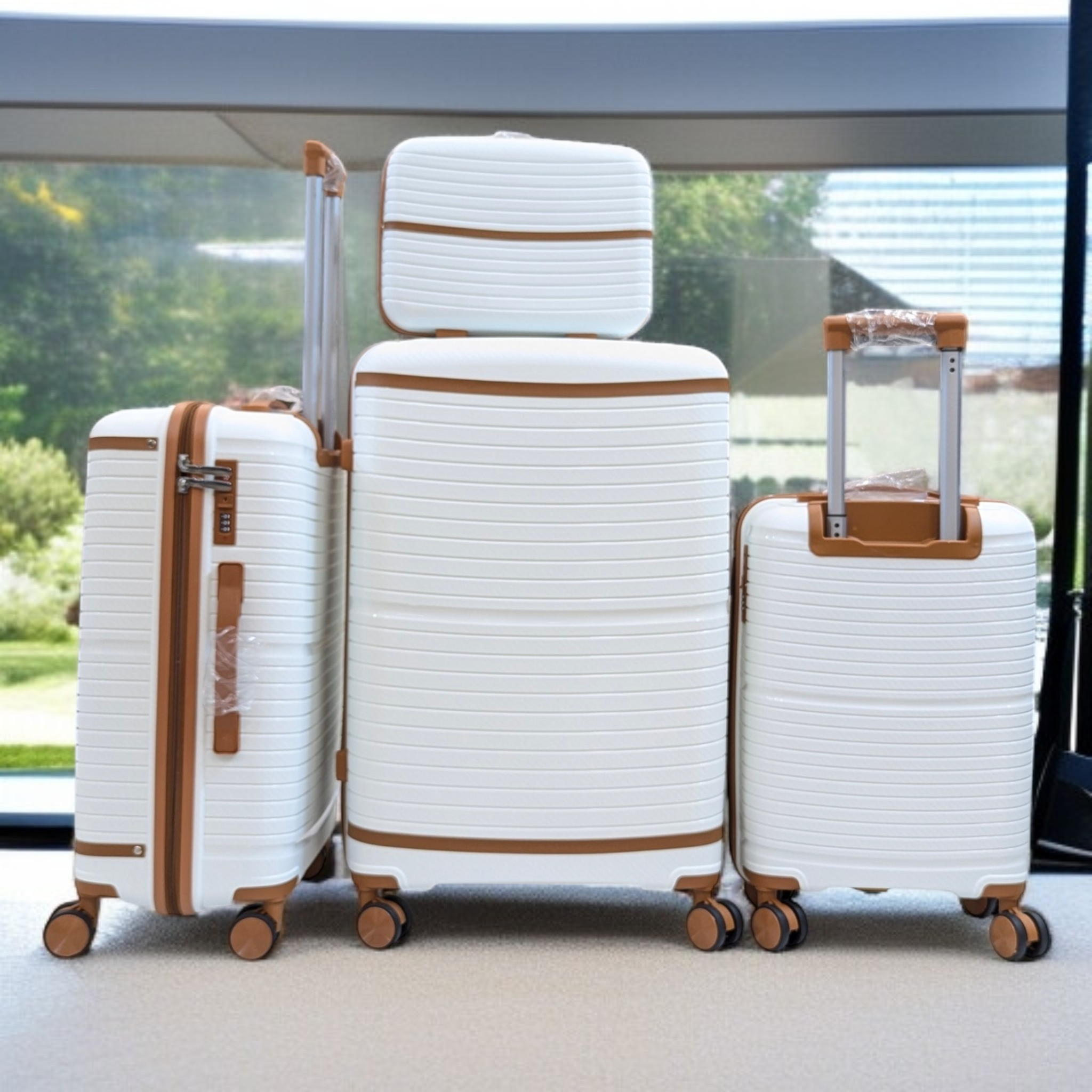 Premium Quality 4pcs Luggage Set | Lightweight | Unbreakable - Limited Only. - Haris Luggage