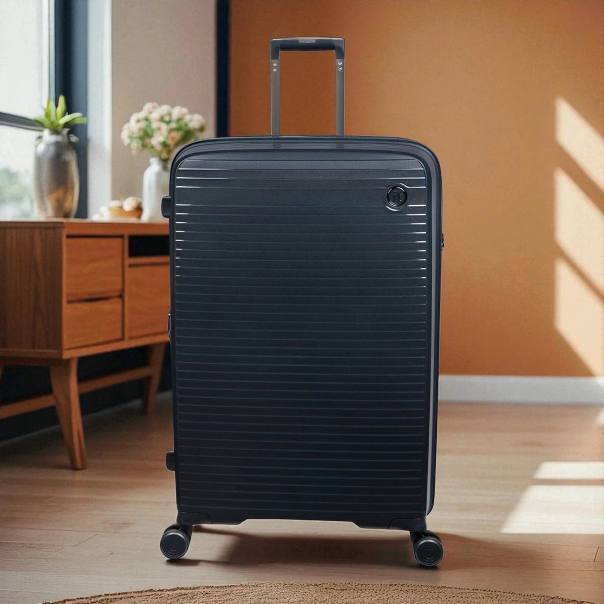 Haris Luggage TSA approved 360 spinner suitcase in sleek black design with smooth rolling wheels